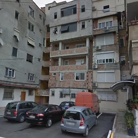 Apartment Leti's Flat 5 Min From Bllok And From Tirana